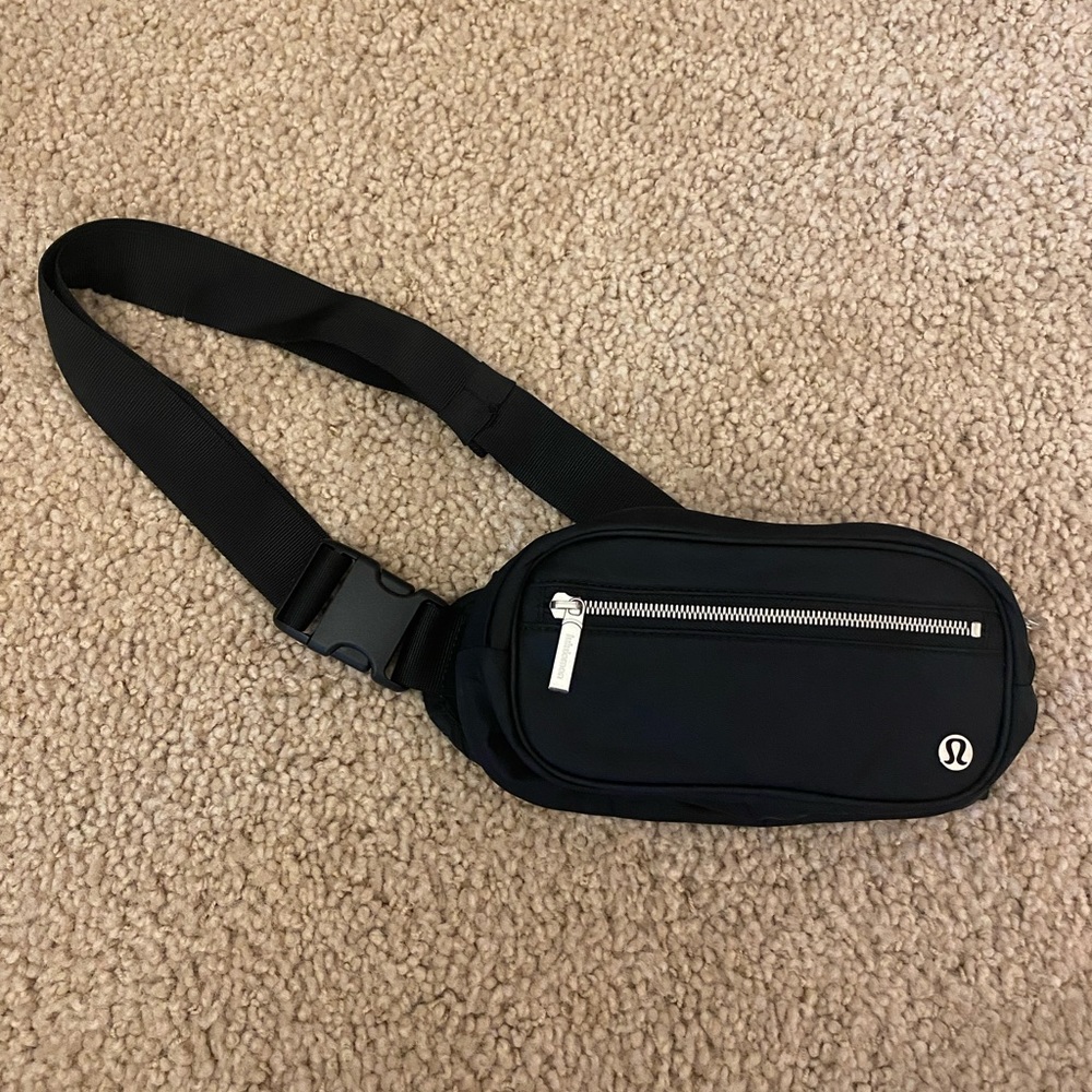 Lululemon Wanderlust Belt Bag O/S Black
